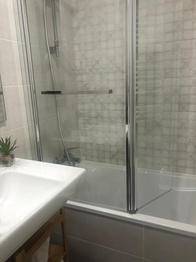 Habitacion Con Bano Privado ビルバオ エクステリア 写真